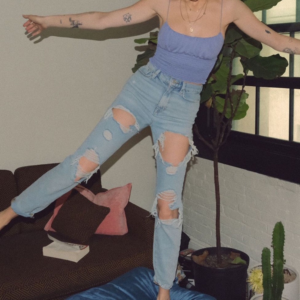 BDG High Waist distressed MOM jeans